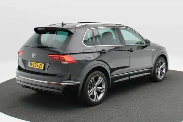 Volkswagen Tiguan (2020) thumbnail 2