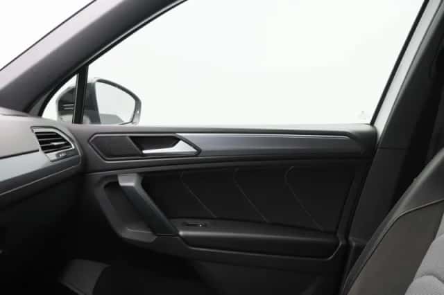 Volkswagen Tiguan (2020) thumbnail 38