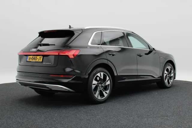 Audi e-tron (2019) thumbnail 2