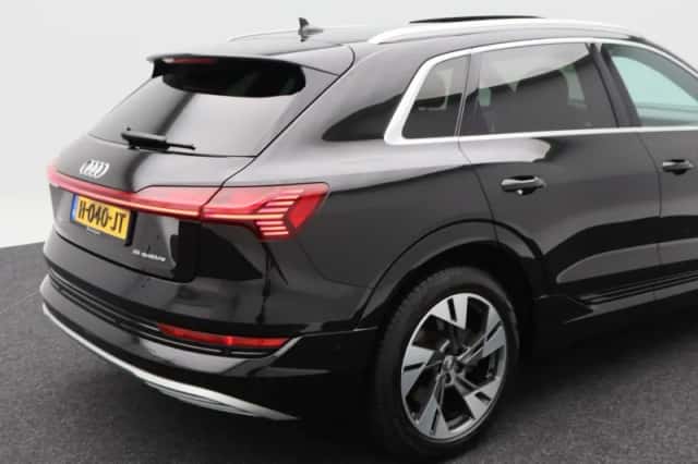 Audi e-tron (2019) thumbnail 14