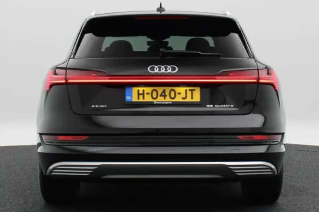 Audi e-tron (2019) thumbnail 5