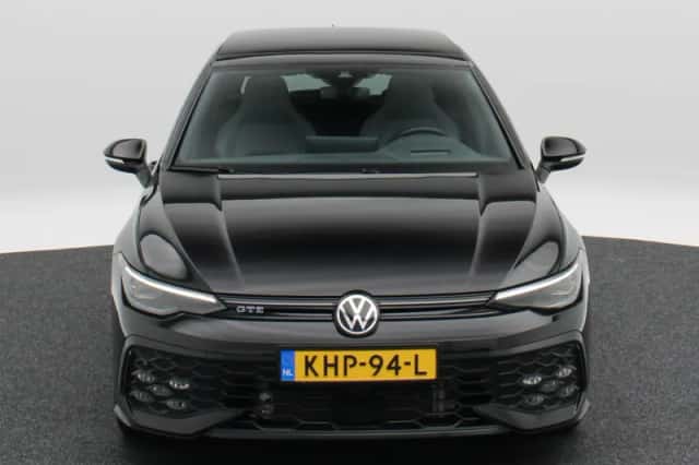 Volkswagen Golf (2025) thumbnail 4