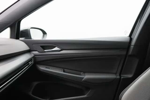 Volkswagen Golf (2025) thumbnail 36