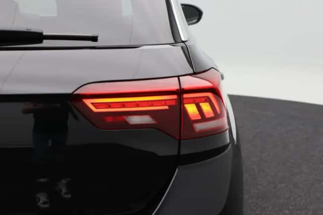 Volkswagen T-Roc (2025) thumbnail 13