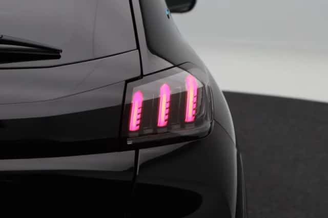 Peugeot e-208 (2022) thumbnail 15