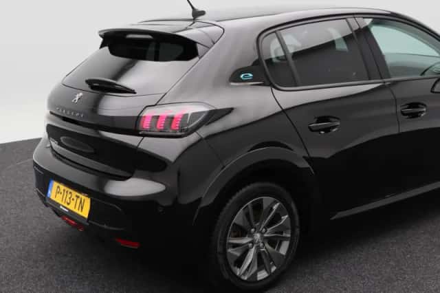 Peugeot e-208 (2022) thumbnail 16