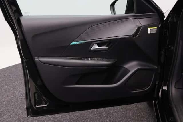 Peugeot e-208 (2022) thumbnail 18