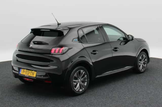 Peugeot e-208 (2022) thumbnail 3