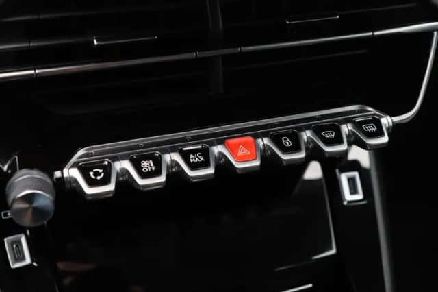 Peugeot e-208 (2022) thumbnail 25