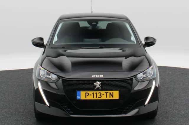Peugeot e-208 (2022) thumbnail 5
