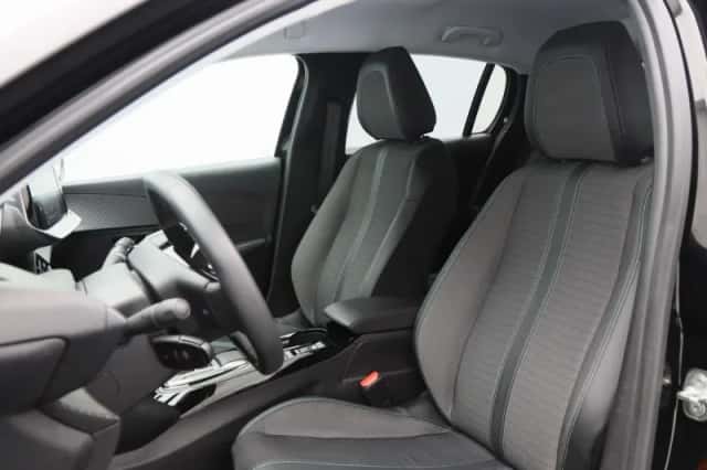 Peugeot e-208 (2022) thumbnail 6