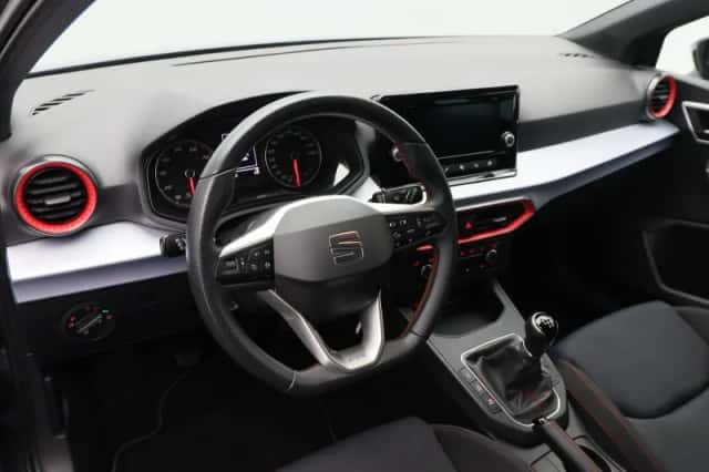 SEAT Ibiza (2023) thumbnail 3
