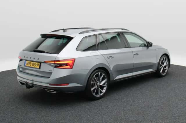 Škoda Superb (2021) thumbnail 2