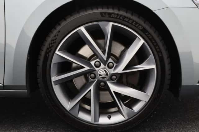 Škoda Superb (2021) thumbnail 12