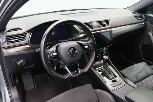 Škoda Superb (2021) thumbnail 3