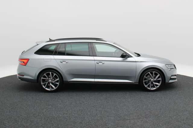 Škoda Superb (2021) thumbnail 6