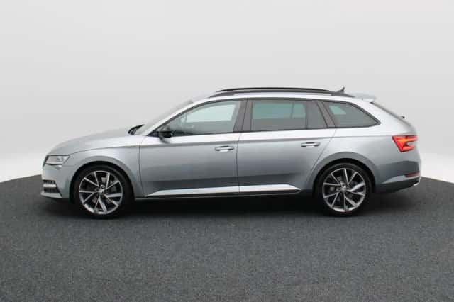 Škoda Superb (2021) thumbnail 7