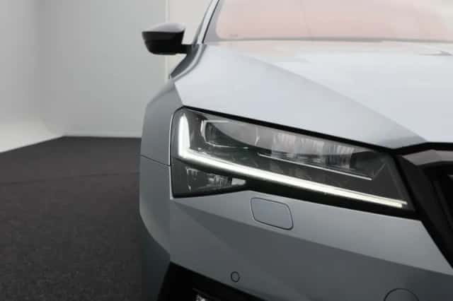 Škoda Superb (2021) thumbnail 8