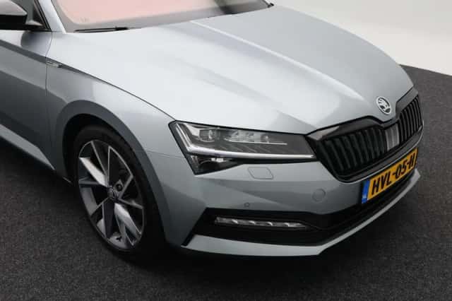 Škoda Superb (2021) thumbnail 10