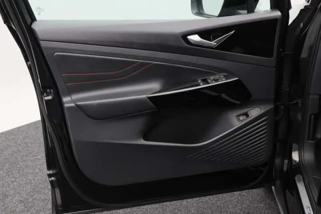Volkswagen ID.5 (2023) thumbnail 18