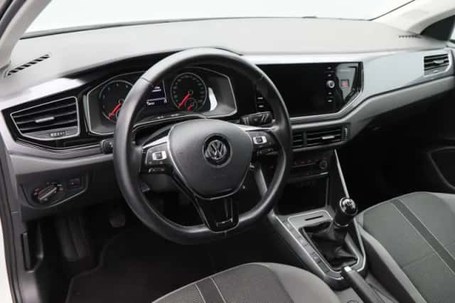 Volkswagen Polo (2021) thumbnail 3