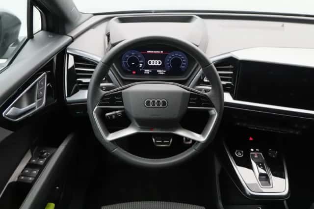 Audi Q4 (2025) thumbnail 16
