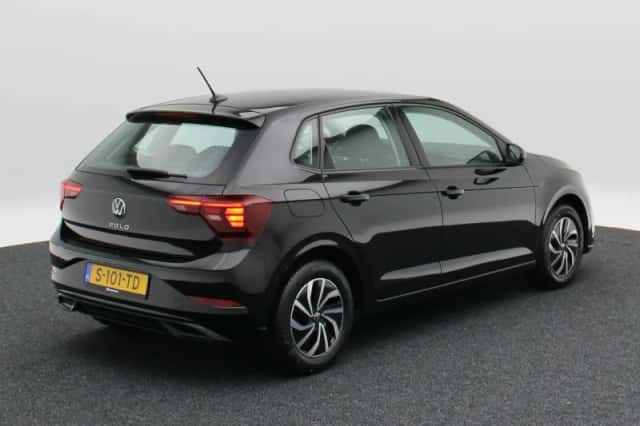 Volkswagen Polo (2023) thumbnail 2