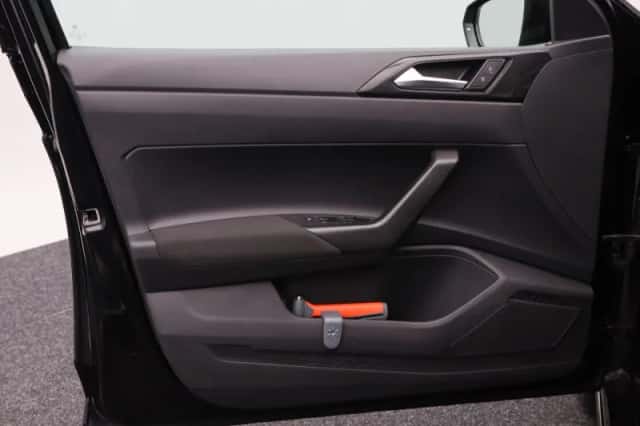 Volkswagen Polo (2023) thumbnail 17