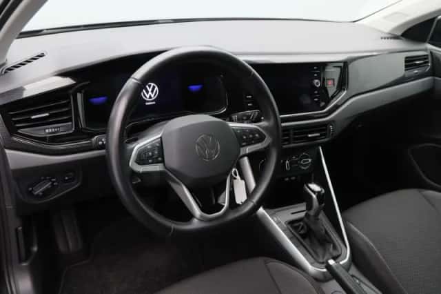 Volkswagen Polo (2023) thumbnail 3