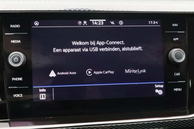 Volkswagen Polo (2023) thumbnail 24