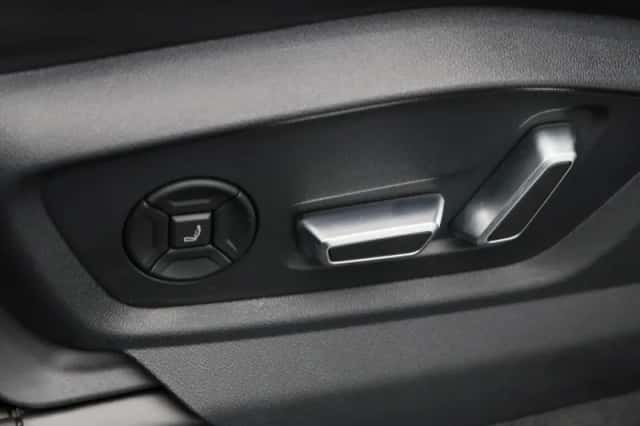 Audi Q8 (2025) thumbnail 26