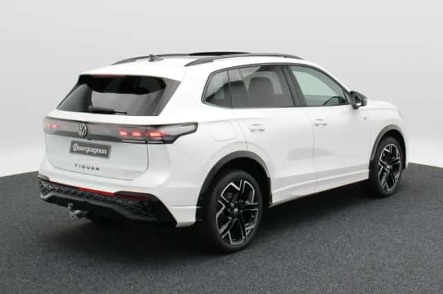 Volkswagen Tiguan (2025) thumbnail 2