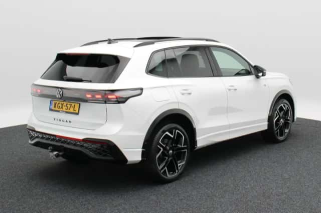 Volkswagen Tiguan (2025) thumbnail 3