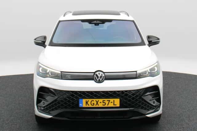 Volkswagen Tiguan (2025) thumbnail 4