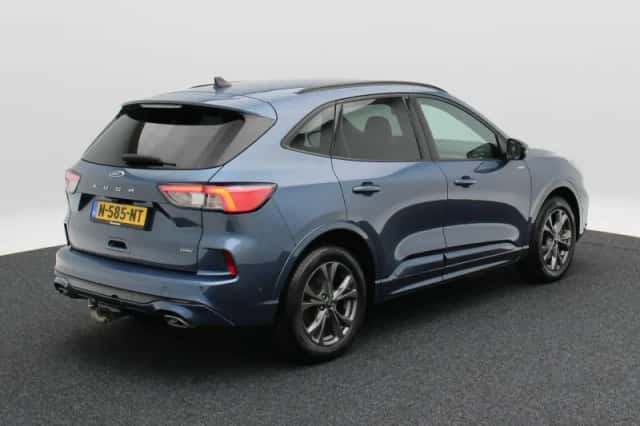 Ford Kuga (2021) thumbnail 3