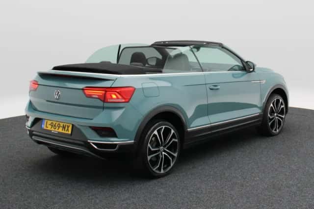 Volkswagen T-Roc (2021) thumbnail 2