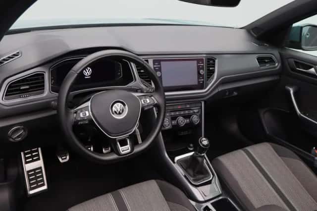 Volkswagen T-Roc (2021) thumbnail 3