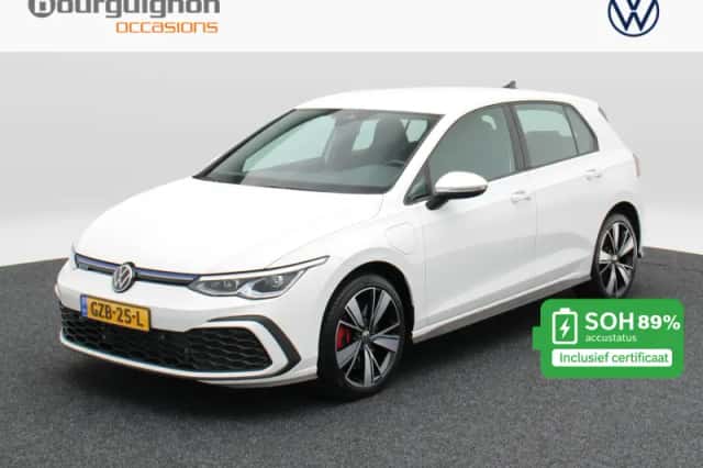 Volkswagen Golf (2021) thumbnail 1
