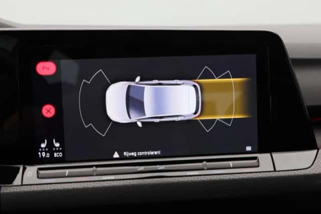 Volkswagen Golf (2021) thumbnail 14