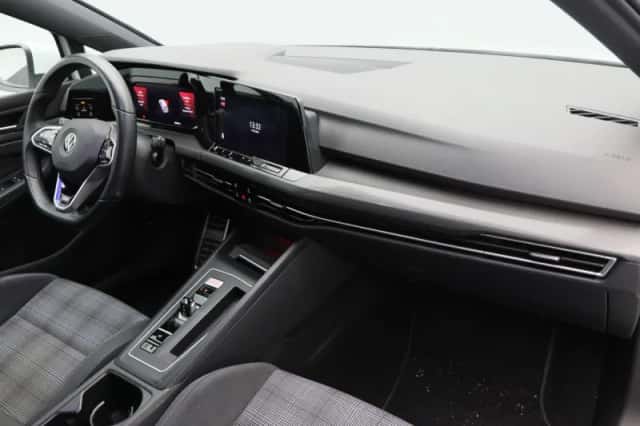Volkswagen Golf (2021) thumbnail 18