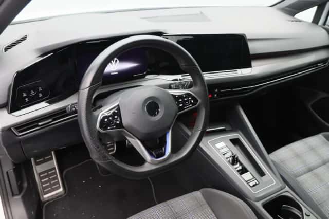 Volkswagen Golf (2021) thumbnail 3