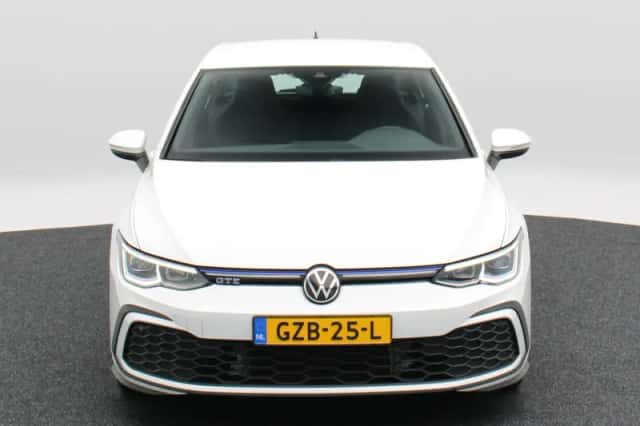 Volkswagen Golf (2021) thumbnail 4