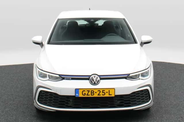 Volkswagen Golf (2021) thumbnail 4