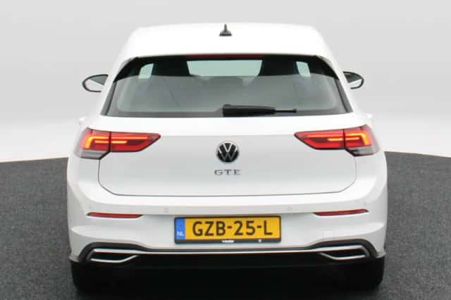 Volkswagen Golf (2021) thumbnail 5