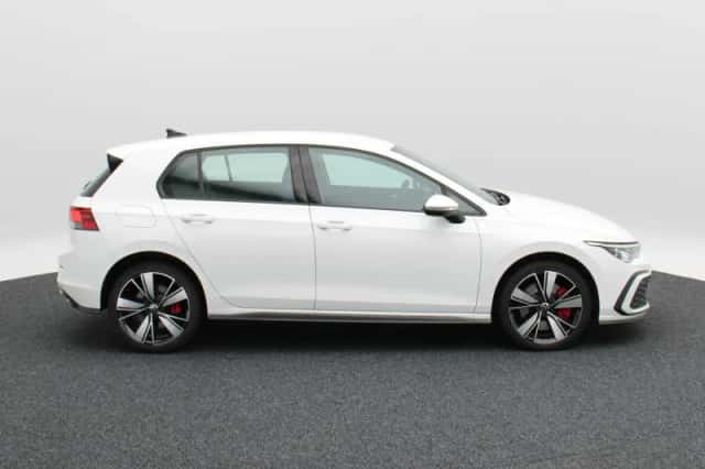 Volkswagen Golf (2021) thumbnail 6
