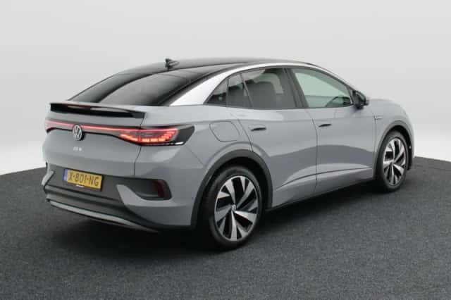 Volkswagen ID.5 (2023) thumbnail 3