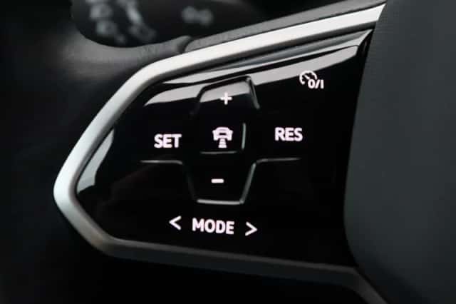 Volkswagen ID.5 (2023) thumbnail 23