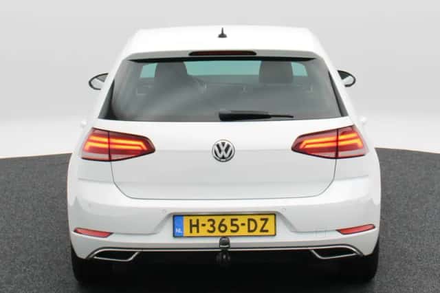 Volkswagen Golf (2020) thumbnail 5