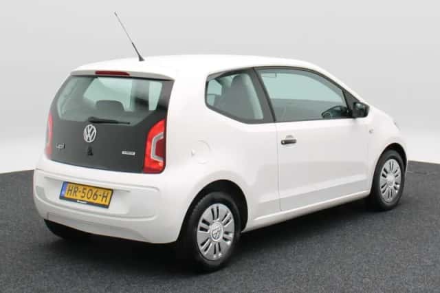 Volkswagen Up! (2016) thumbnail 2