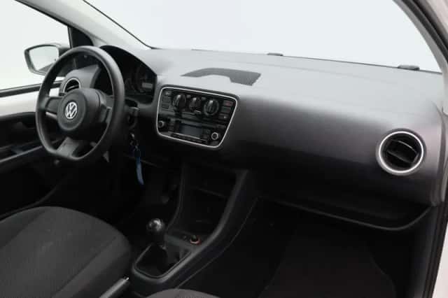 Volkswagen Up! (2016) thumbnail 11